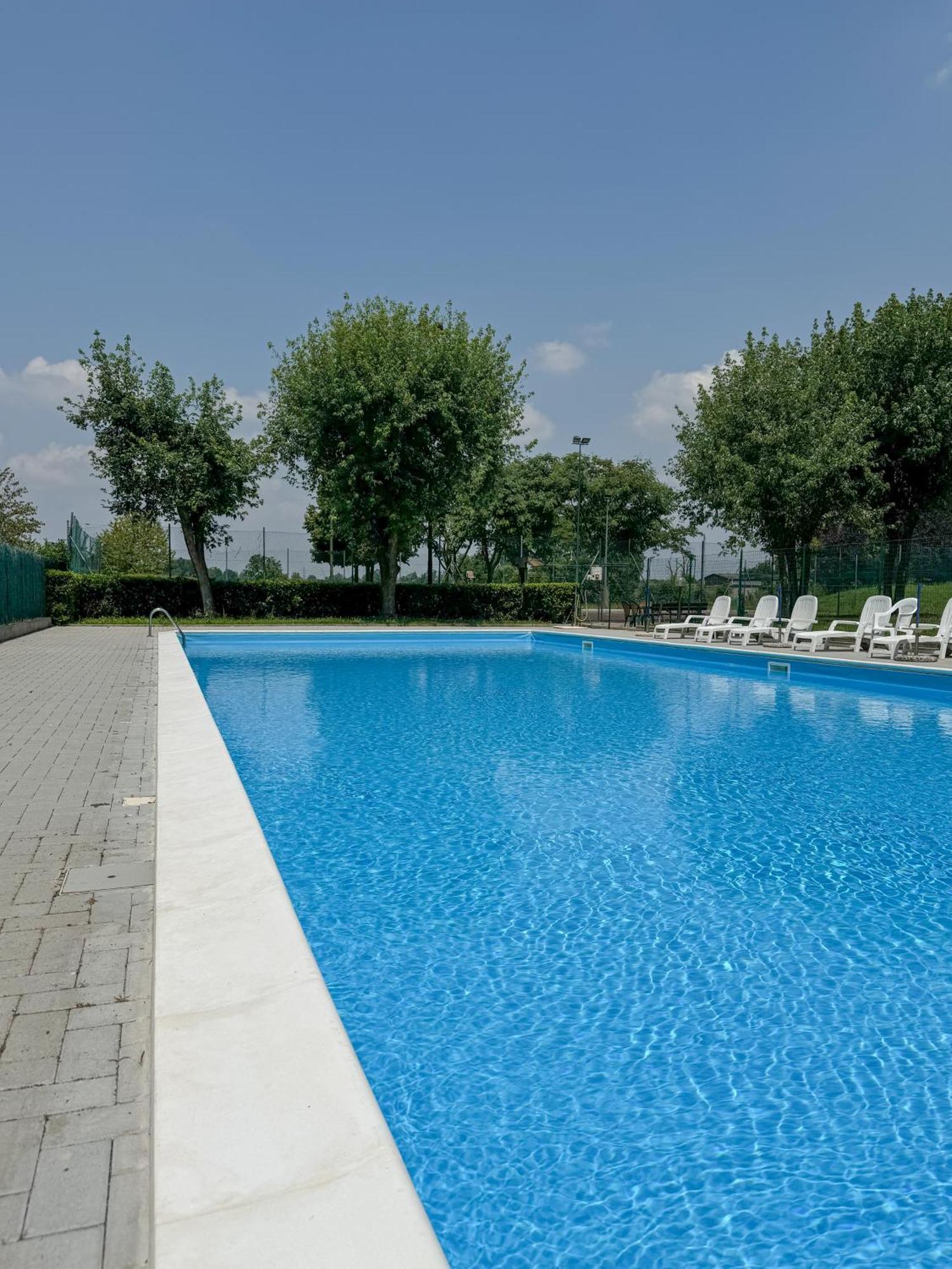 Kandinski Apartment - With Pool 세티모 밀라네세 외부 사진